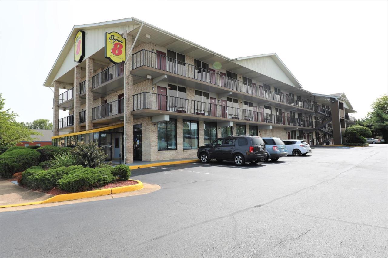 Super 8 By Wyndham Manassas Hotell Exteriör bild