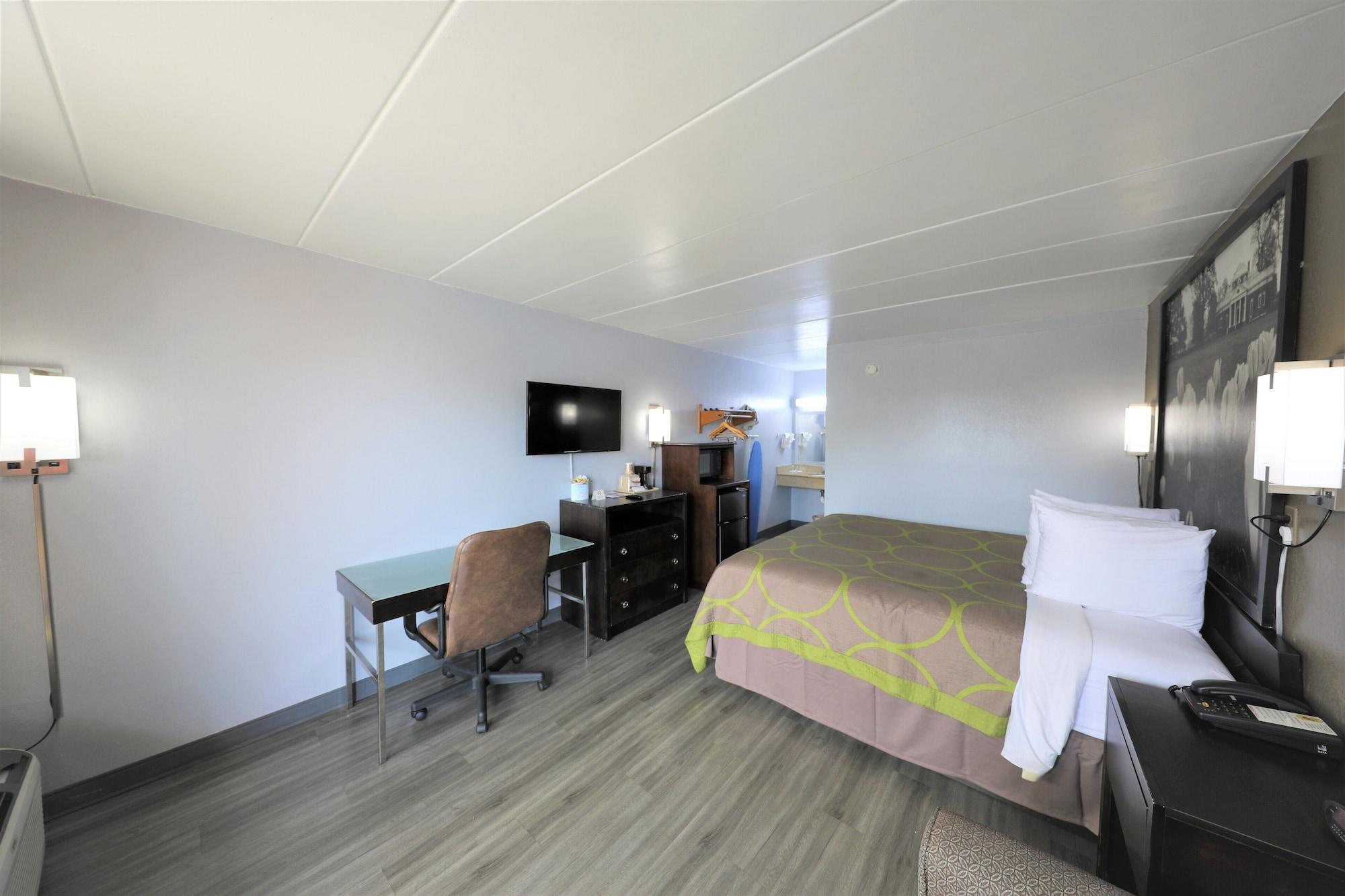 Super 8 By Wyndham Manassas Hotell Exteriör bild