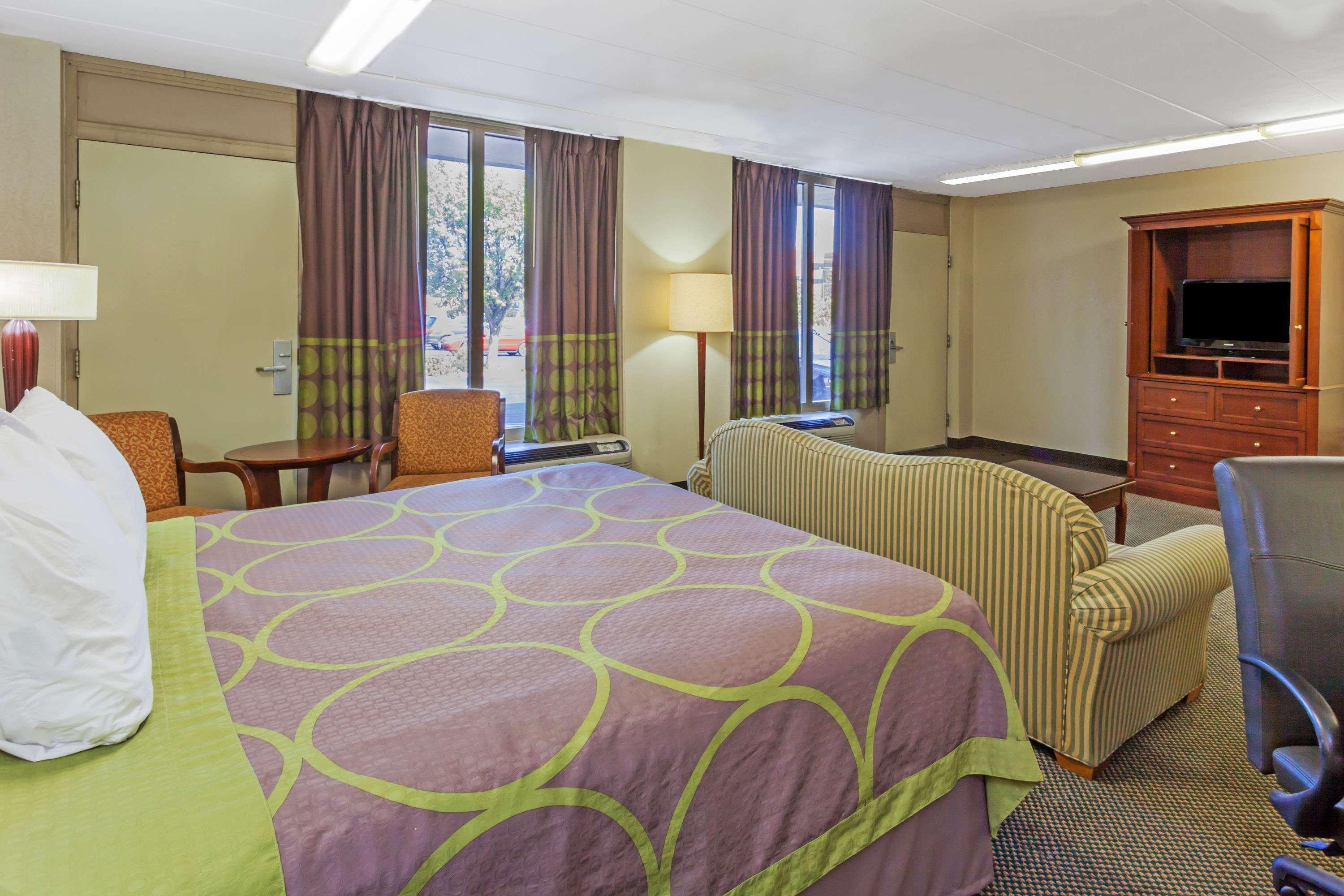 Super 8 By Wyndham Manassas Hotell Exteriör bild