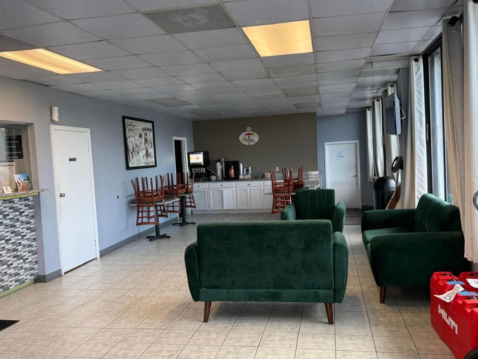 Super 8 By Wyndham Manassas Hotell Exteriör bild